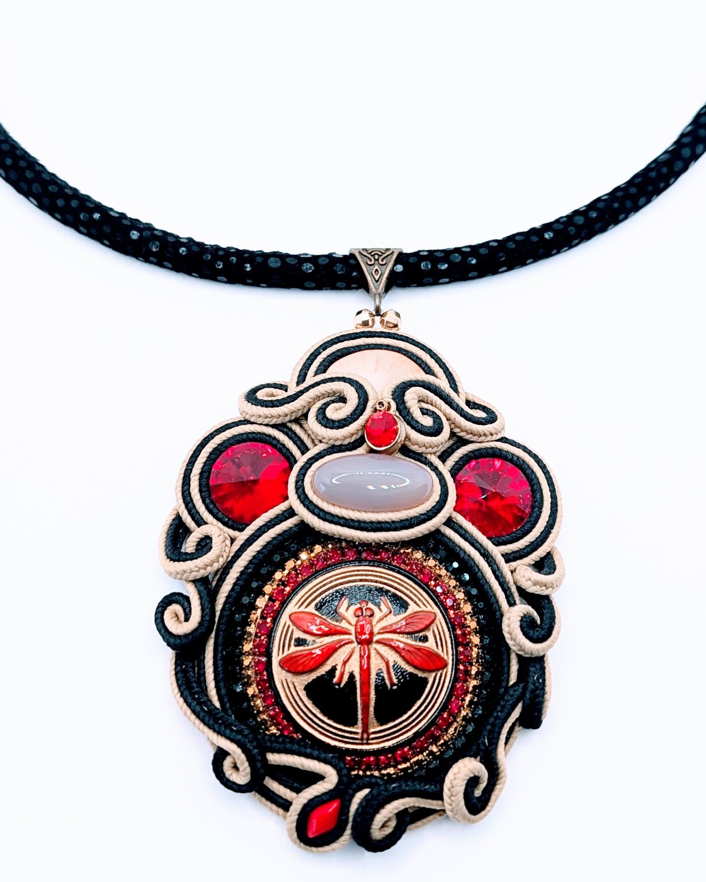 Naszyjnik ręcznie robiony soutache