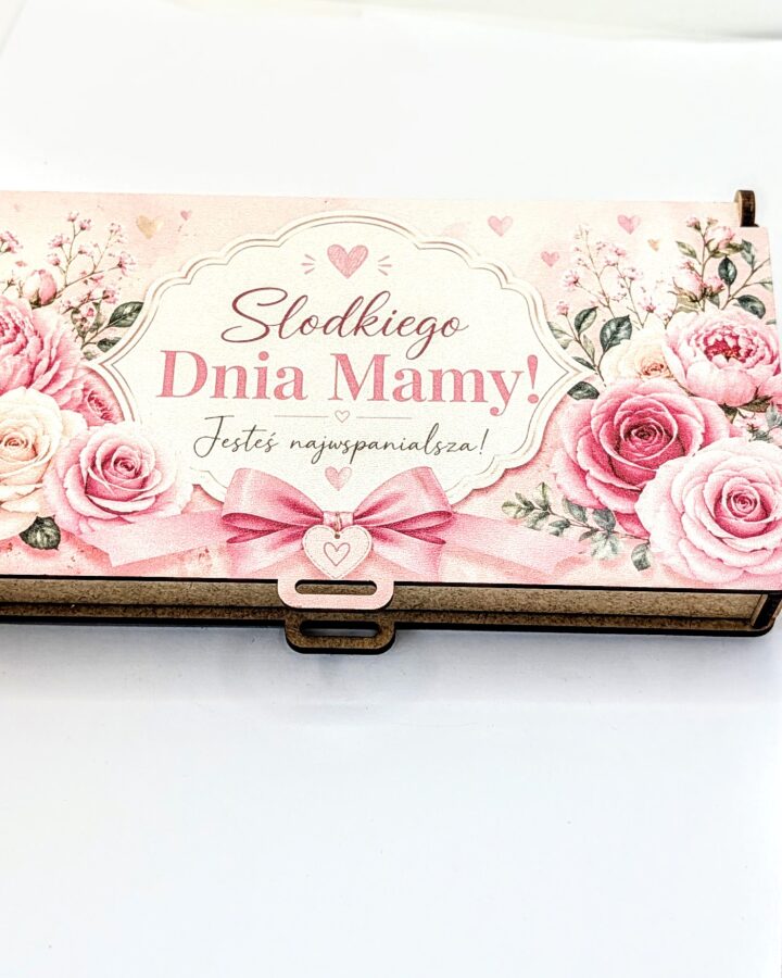 Drewniane pudełko na prezent na Dzień Mamy