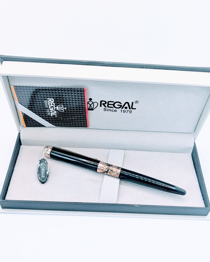 PIÓRO REGAL