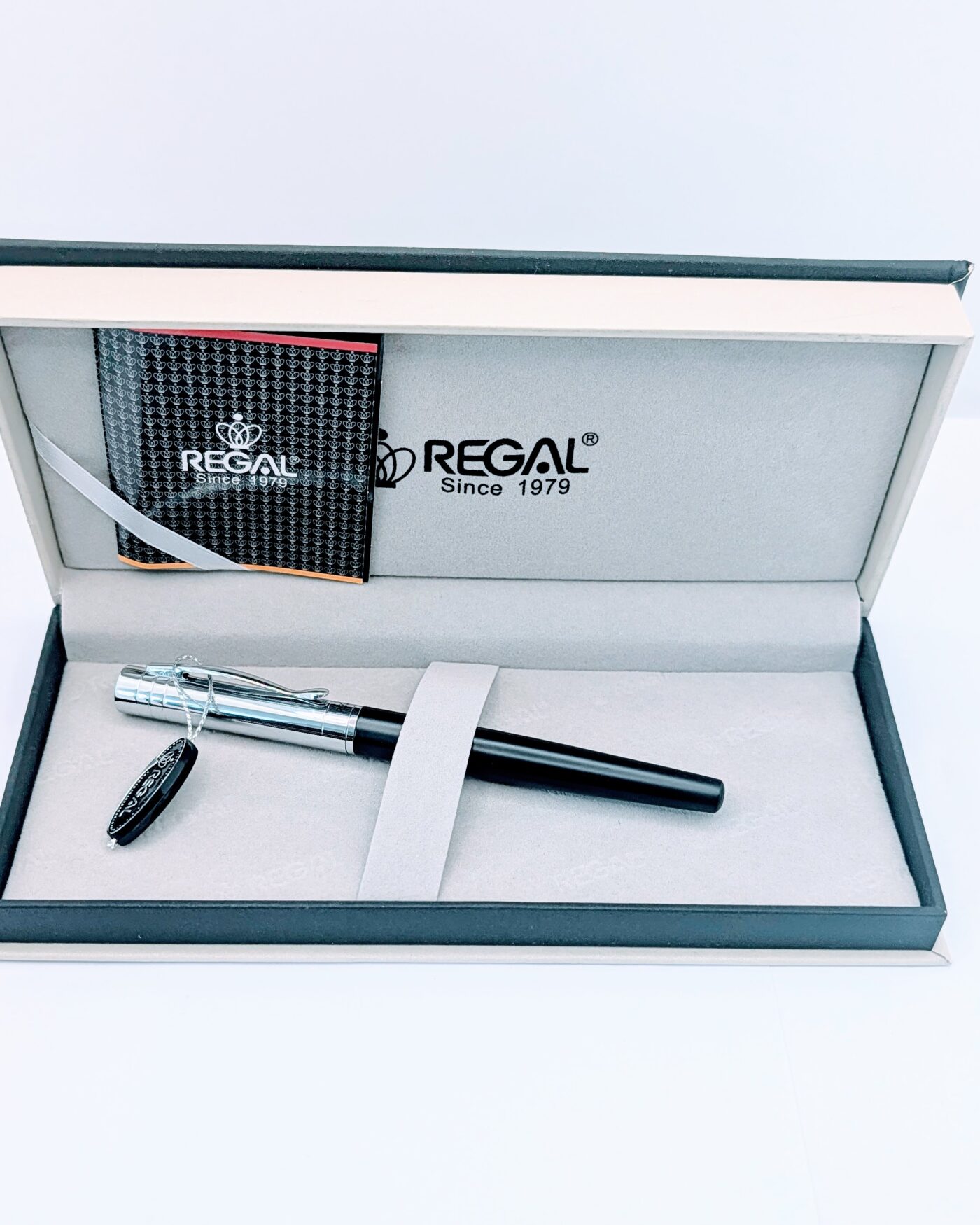 PIÓRO REGAL